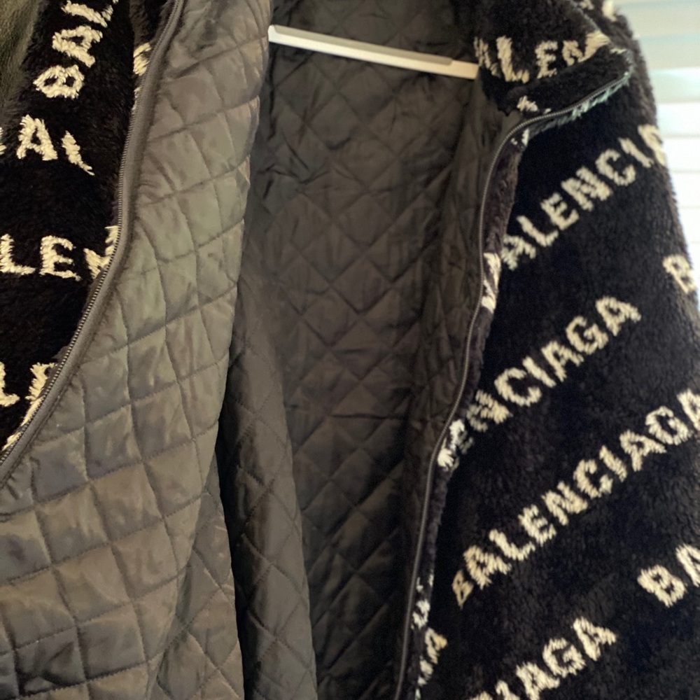 Balenciaga Fleece Jacket Fur Coat Faux Fur Stand Collar Logo Coat 100% Authentic - Picture 15 of 16